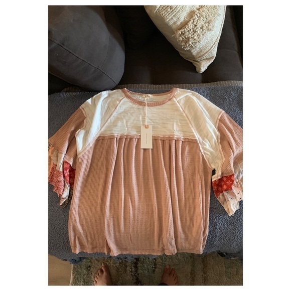 Dusty Pink 2-Toned Flutter Sleeve Top - Picture 4 of 7